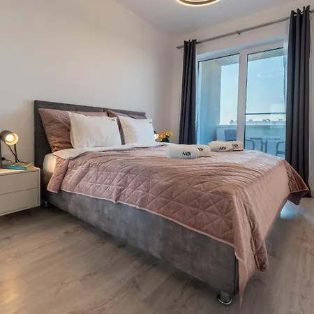 Apartmán Mohost Pink - Luxurious Mountain View Retreat *