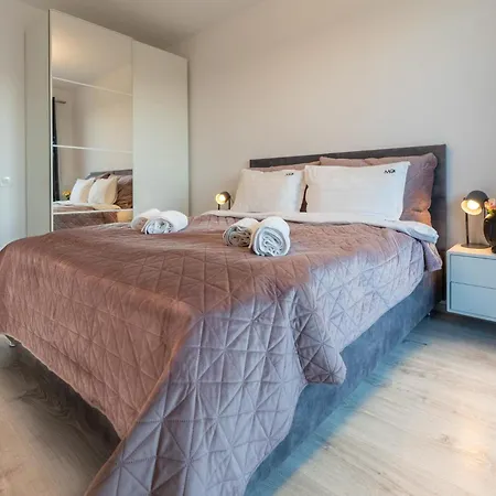 Mohost Pink - Luxurious Mountain View Retreat * Brašov