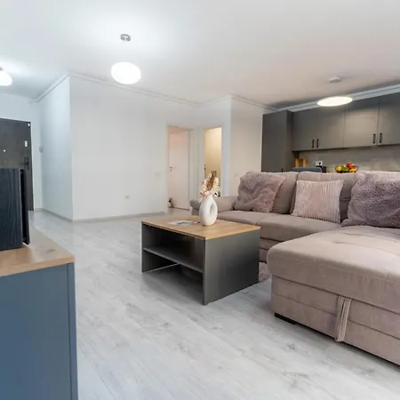 Mohost Pink - Luxurious Mountain View Retreat